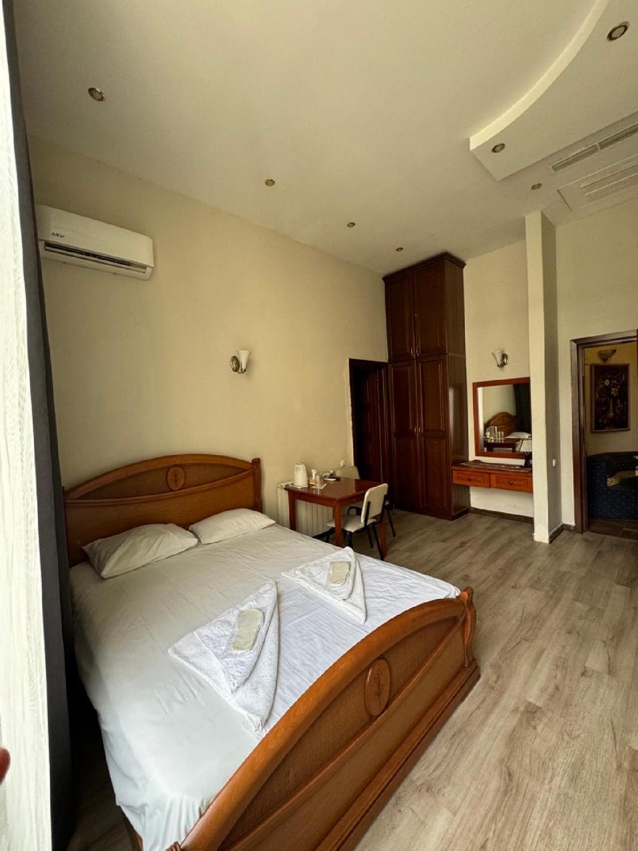 New Bella Hotel Jerevan Eksteriør billede
